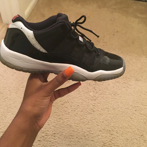 Jordan 11 lows 7Y (boys)