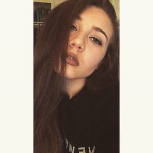 Meet your Posher, Alanna