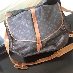 Louis Vuitton Saumur 35