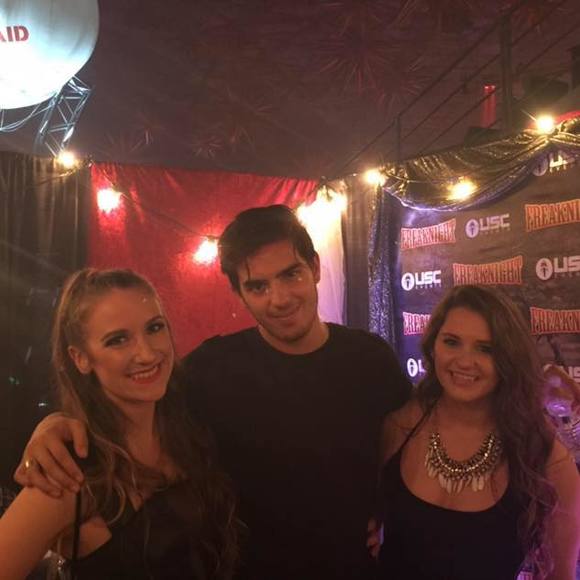 Meet your Posher, Kayla - Picture 1 of 1