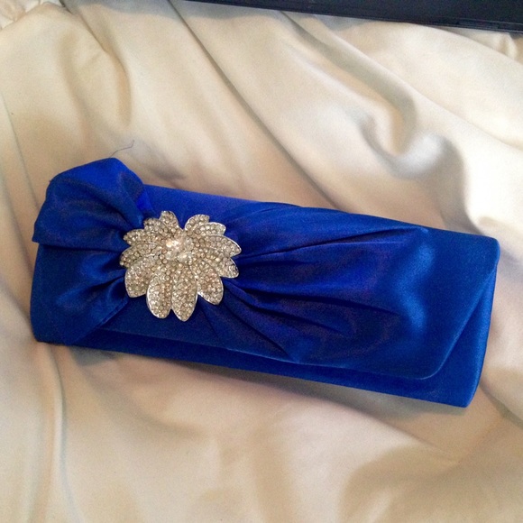 Royal blue clutch 💙