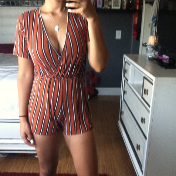 Orange romper - Picture 2 of 4