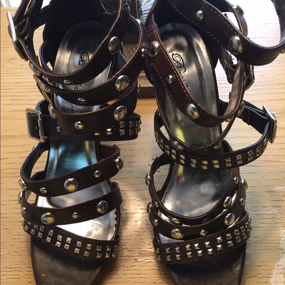 Heels - Picture 2 of 3