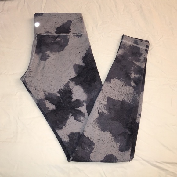 lululemon athletica Pants - Lululemon Floral Platoon Wunder Under Pant size 6