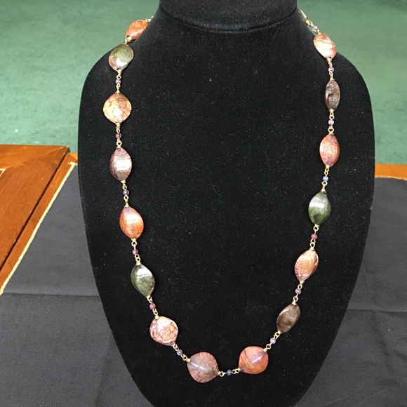 Beautiful beaded necklace and earring set. - Picture 1 of 4