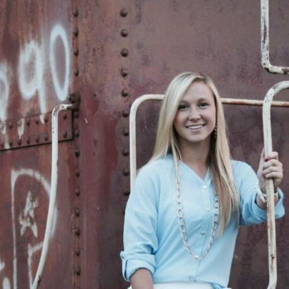 Meet your Posher, Lacey - Picture 1 of 1