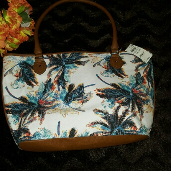 Style & Co. Handbags - STYLE & CO THE SEA TOTE PALM.