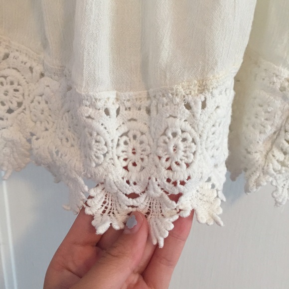 Charlotte Russe Crop Top White - Picture 3 of 3