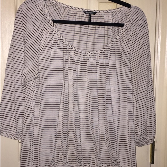 Daisy Fuentes Tops - White and Black 3/4 Length Sleeve Tee