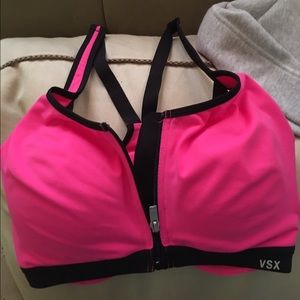 Knock-out front closure sports bra