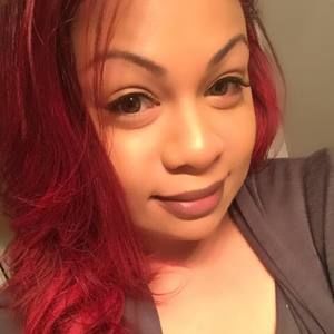 Meet your Posher, Dominique