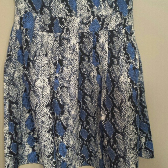 Dress - Picture 3 of 4