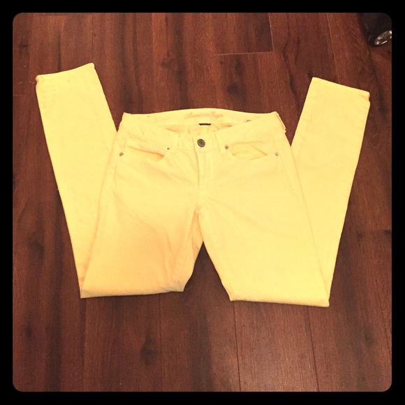 Yellow American eagle skinny jeans