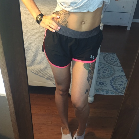 🚫SOLD🚫 Under Armour running shorts