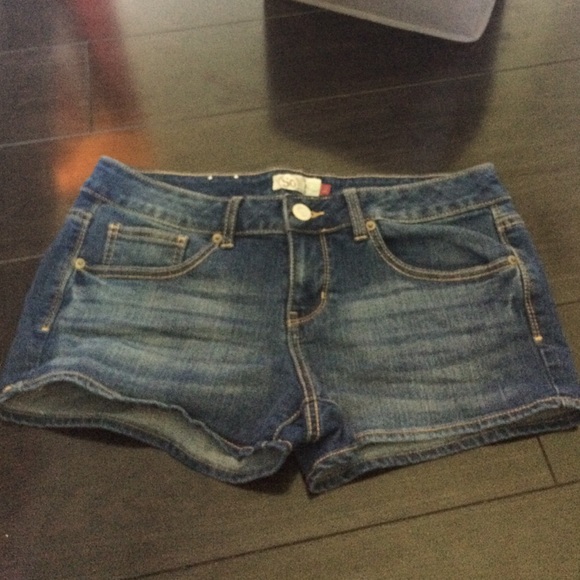 Kohls brand Jean shorts. New - no tags.