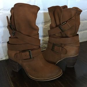 Steven Johnnyy boots in Cognac
