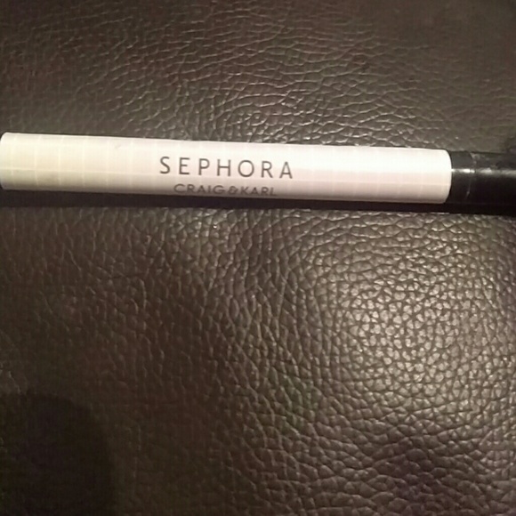 Felt tip eyeliner