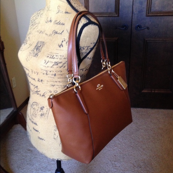 SALE!♥️Coach Ava Crssgrn Saddle Brown Leather Tote - Picture 4 of 4