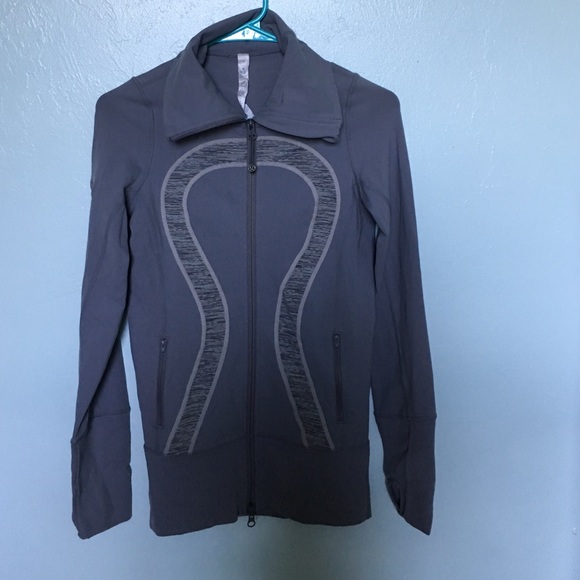 LULULEMON JACKET GREY ZIP UP