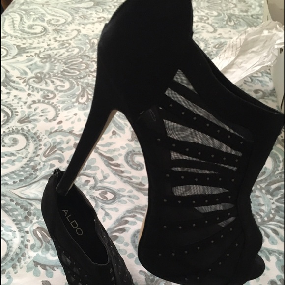 Beautiful black high heels - Picture 3 of 4