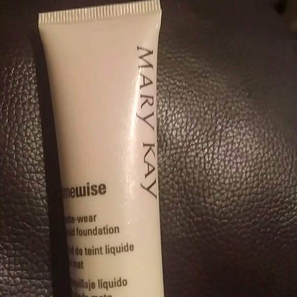 Mary Kay matte wear foundation