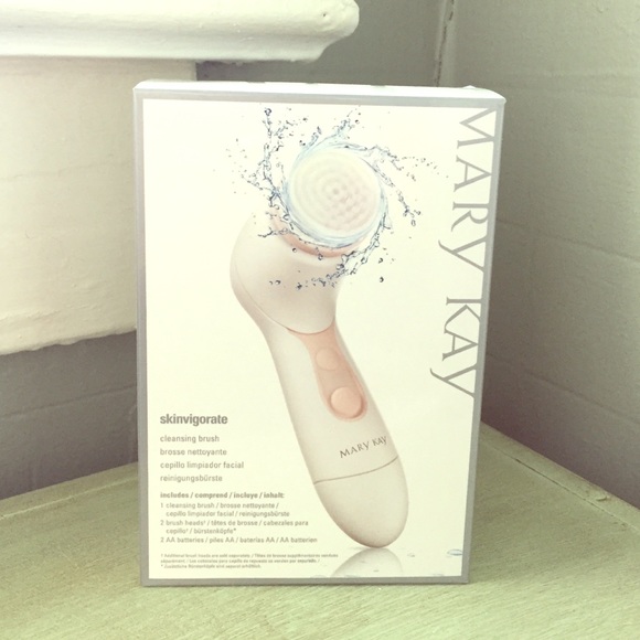 Mary Kay Skinvigorate facial cleansing brush