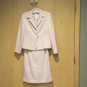 🌷Talbots Pink and White Boucle Suit