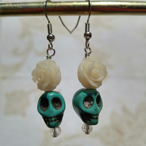 Skull and rose earrings