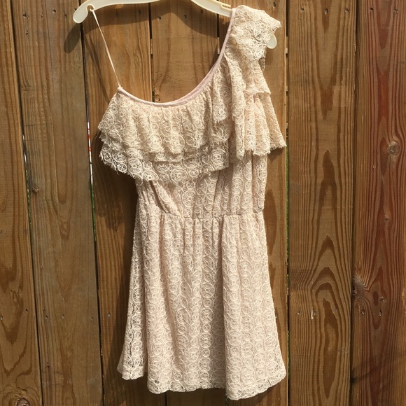 One shoulder lace dress