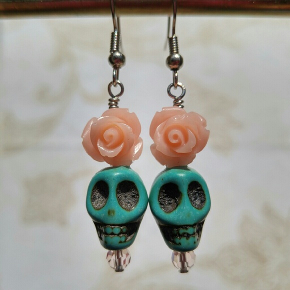 Skull and rose earrings