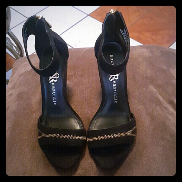 !!SALE!! BEAUTIFUL SUEDE HEELS!!