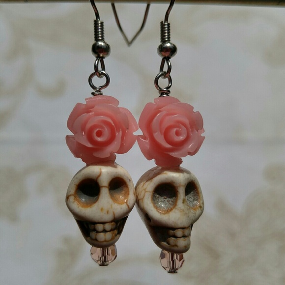 Skull and rose earrings