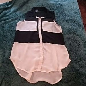 Flowy black and white tank top button up