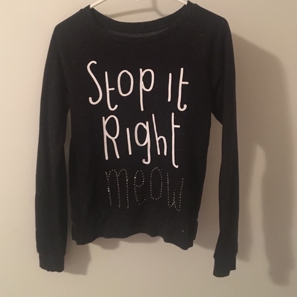 Perfect sweater for the Cat lovers out there! 🐱