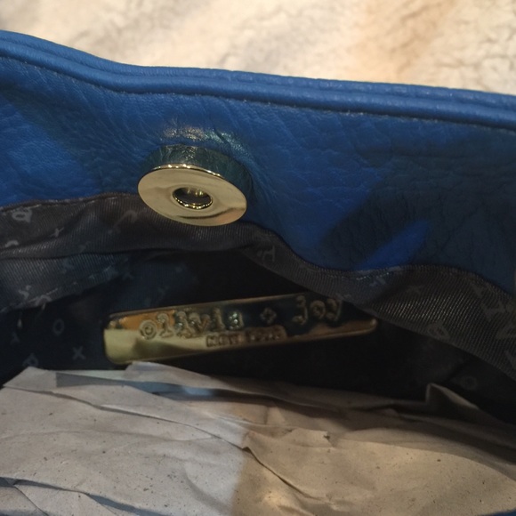 OLIVIA + JOY BLUE CROSS BODY - Picture 2 of 4