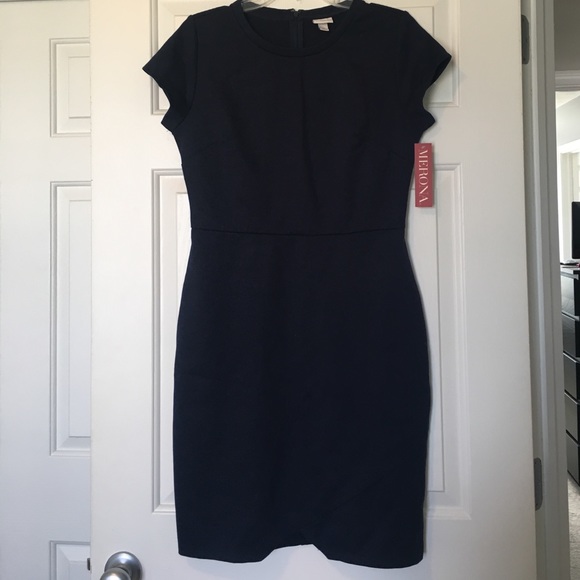 🎉 SALE 🎉 Fitted Dress - Picture 2 of 4