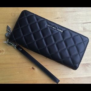 Michael Kors Travel Continental Wristlet