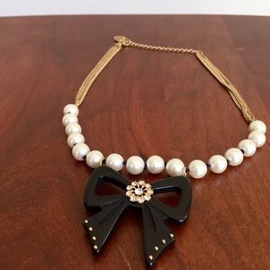 Bow and Pearl Necklce