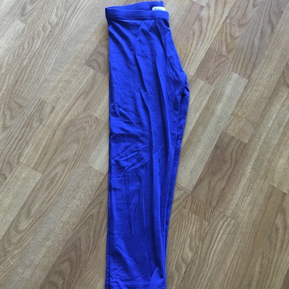Blue leggings
