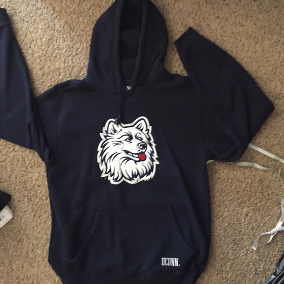 UCONN HOODIE SWEATSHIRT w/pockets. Mens Med.was$21