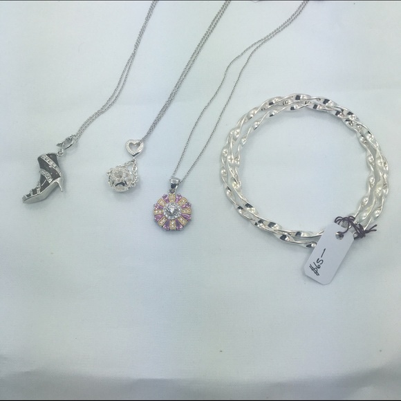 Jewelry - Lot of sterling silver jewelry. Final markdown