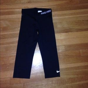 NWOT NIKE PRO LEGGINGS