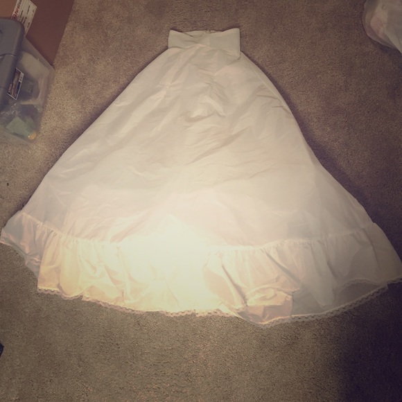 White Crinoline