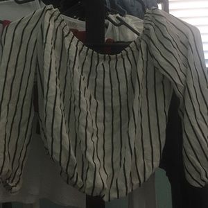 Off the shoulders stripped Brandy crop top