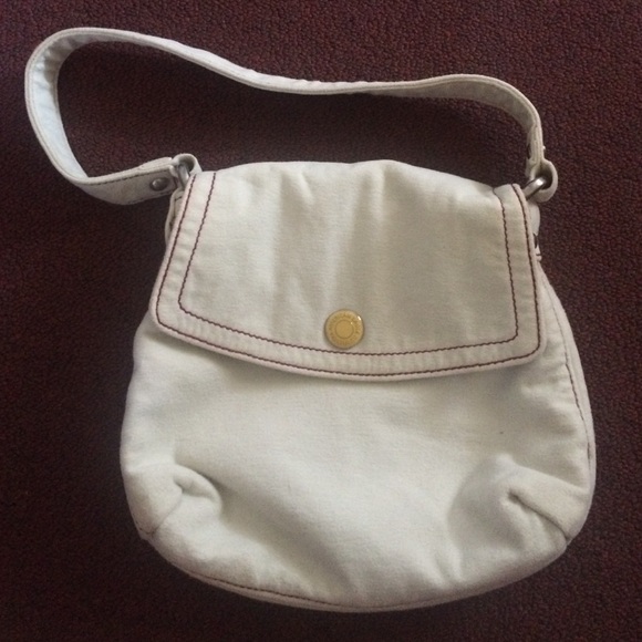 White purse from American Eagle Outfitters