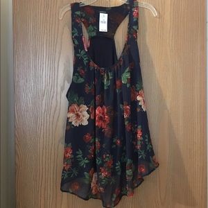 😍Cute Sheer Summer Top😍