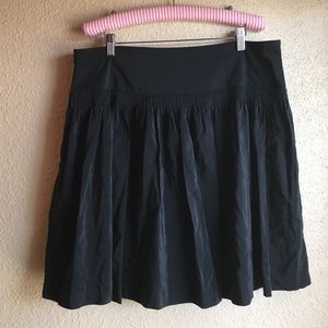 Black GAP skirt skater?