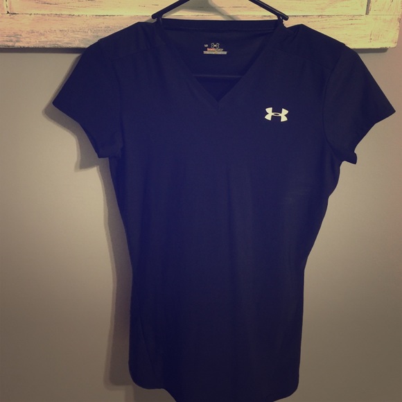 Large women's under armour shirt