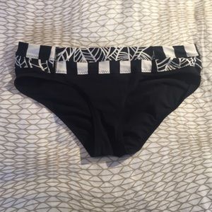 LULULEMON Bikini Bottoms Size 4