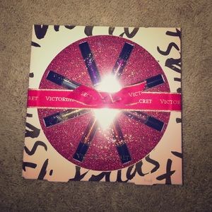 SAVE FOR COUNTRYGAMER Victoria Secret